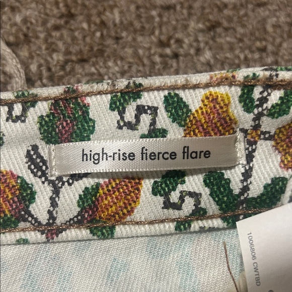 NWT Wrangler High-Rise Fierce Flare Floral Print Jeans 4/32 - Picture 6 of 10